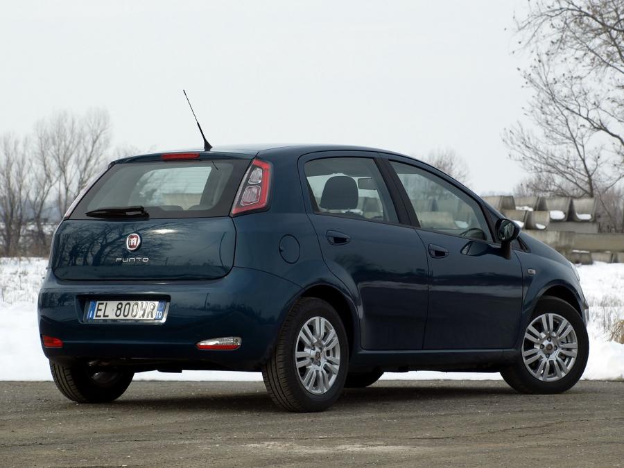  Fiat Punto 5-Door 2012 года  (фото 4 из 30)